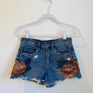 Blank NYC The Barrow Vintage Floral Short